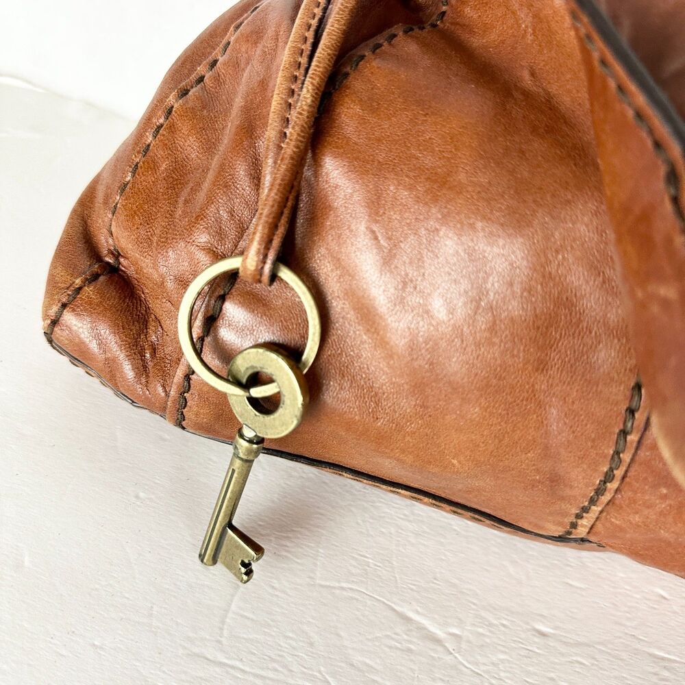 Fossil Fifty Four Vintage Leather Satchel Bag Purse Cognac Brown Y2K Key Charm - Picture 9 of 13